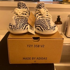 Yeezy Boost 350 v2